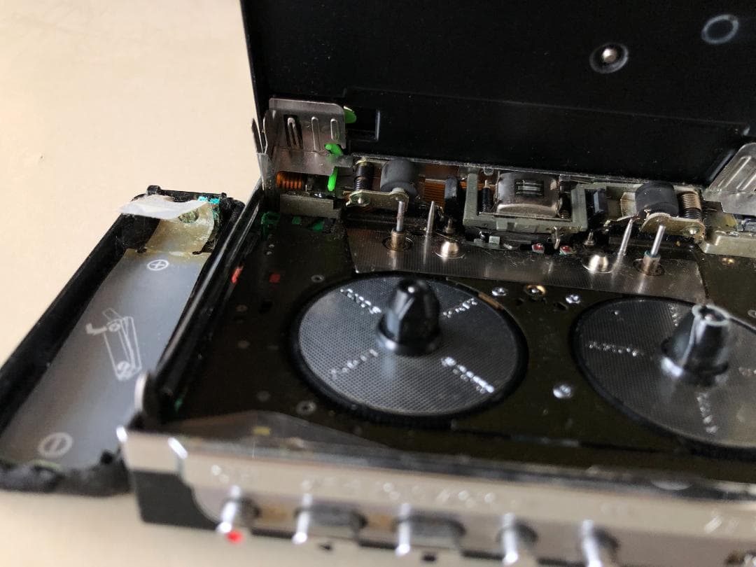 ソニーSONY ウォークマン WM-F203 ブラック(ジャンク)