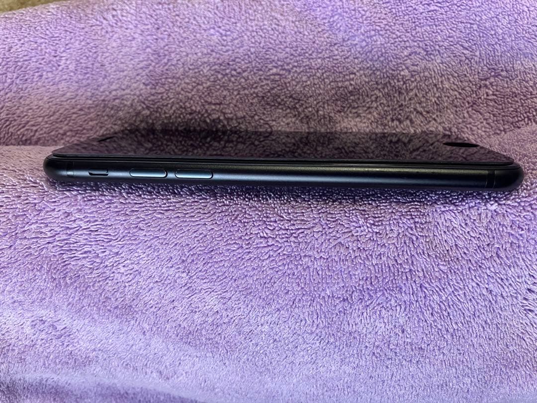 iPhoneSE2 128GB ブラック　本体（箱付き）