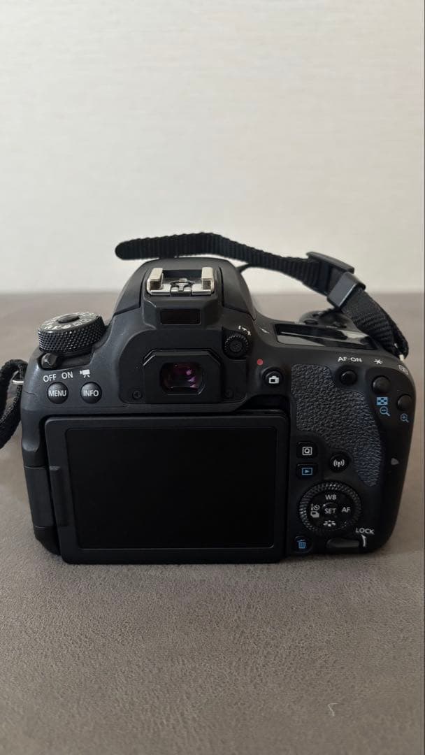 Canon EOS 9000D ダブルズームキット＋バッグ付き｜動作良好・美品