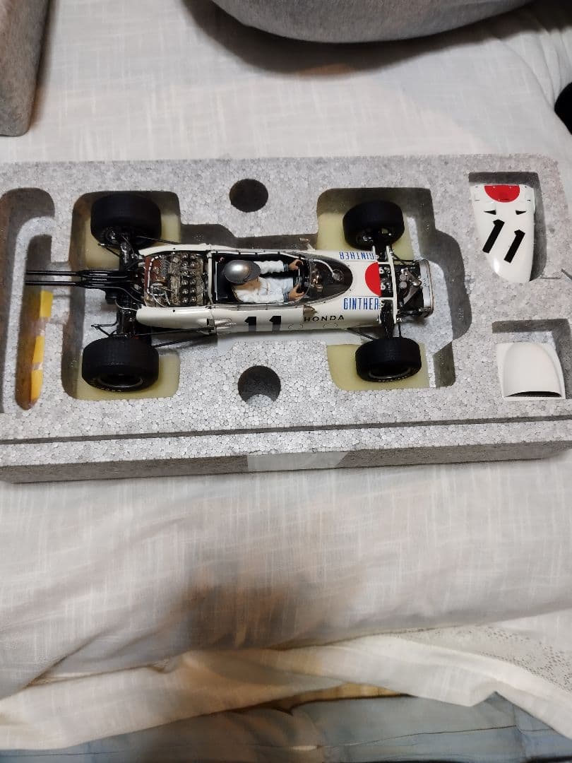 HONDARA272F1　Mexico GP1965 1/18ミニカー雑誌付き