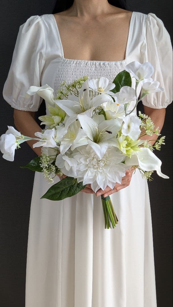 アーティフィシャルフラワー　ウエディングブーケ　クラッチブーケ　前撮り　百合　白