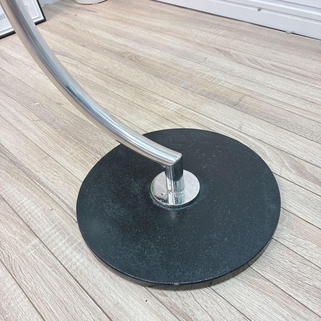 ◇大阪府全域 神戸市 配達料無料！◇ガラステーブル◇サイドテーブル◇円形