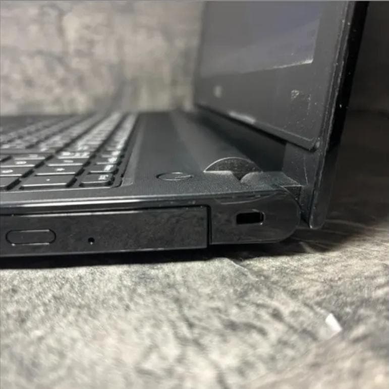 りょう★SSD Windows11 office2024 初期設定済★D