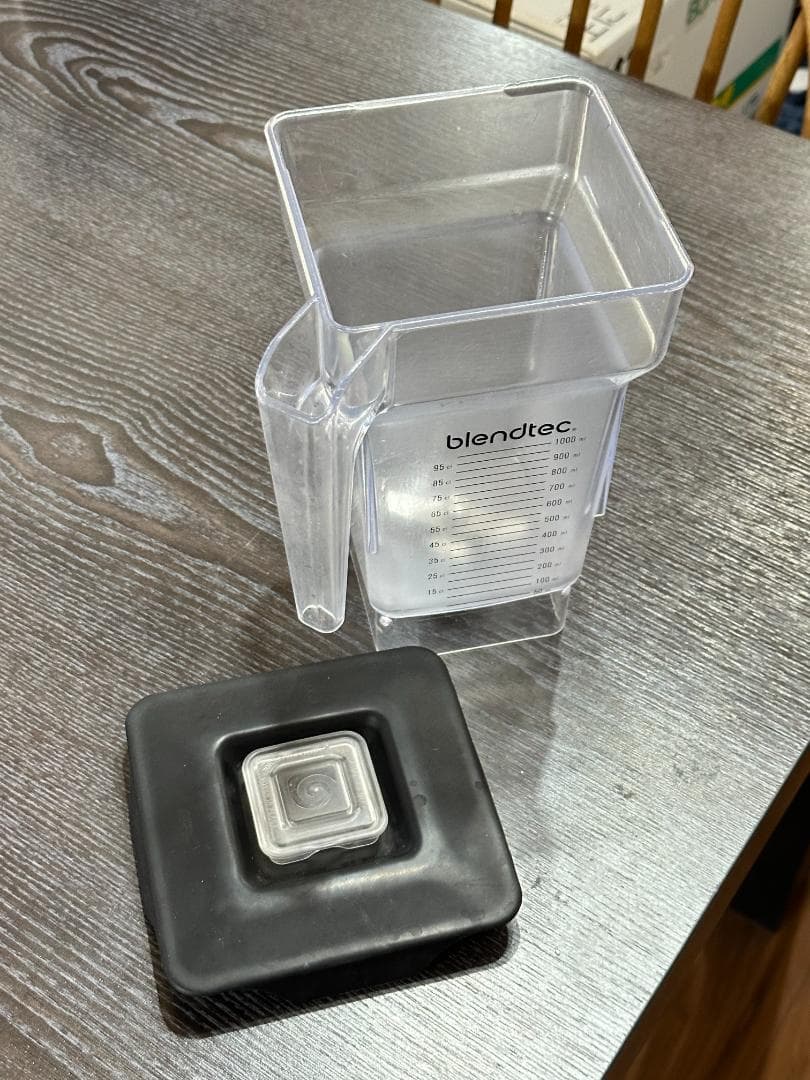 FMI ブレンテック Blendtec ブレンダー 専用容器 フタ付き