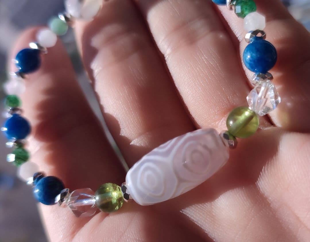 ◇龍眼天珠と亀甲天珠・エメラルド・ペリドット・アフガナイトのパワーストーンブレス