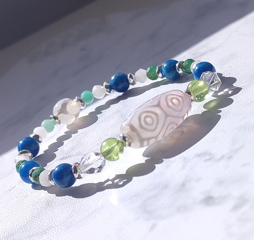 ◇龍眼天珠と亀甲天珠・エメラルド・ペリドット・アフガナイトのパワーストーンブレス