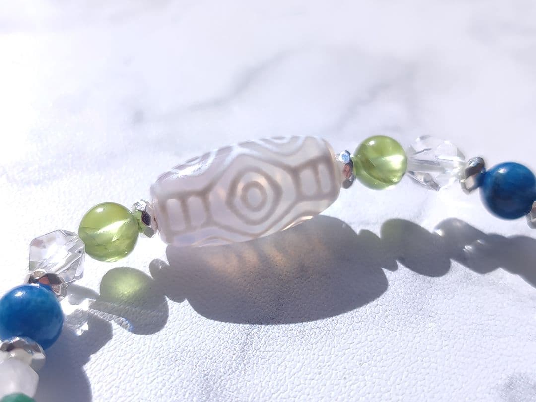 ◇龍眼天珠と亀甲天珠・エメラルド・ペリドット・アフガナイトのパワーストーンブレス
