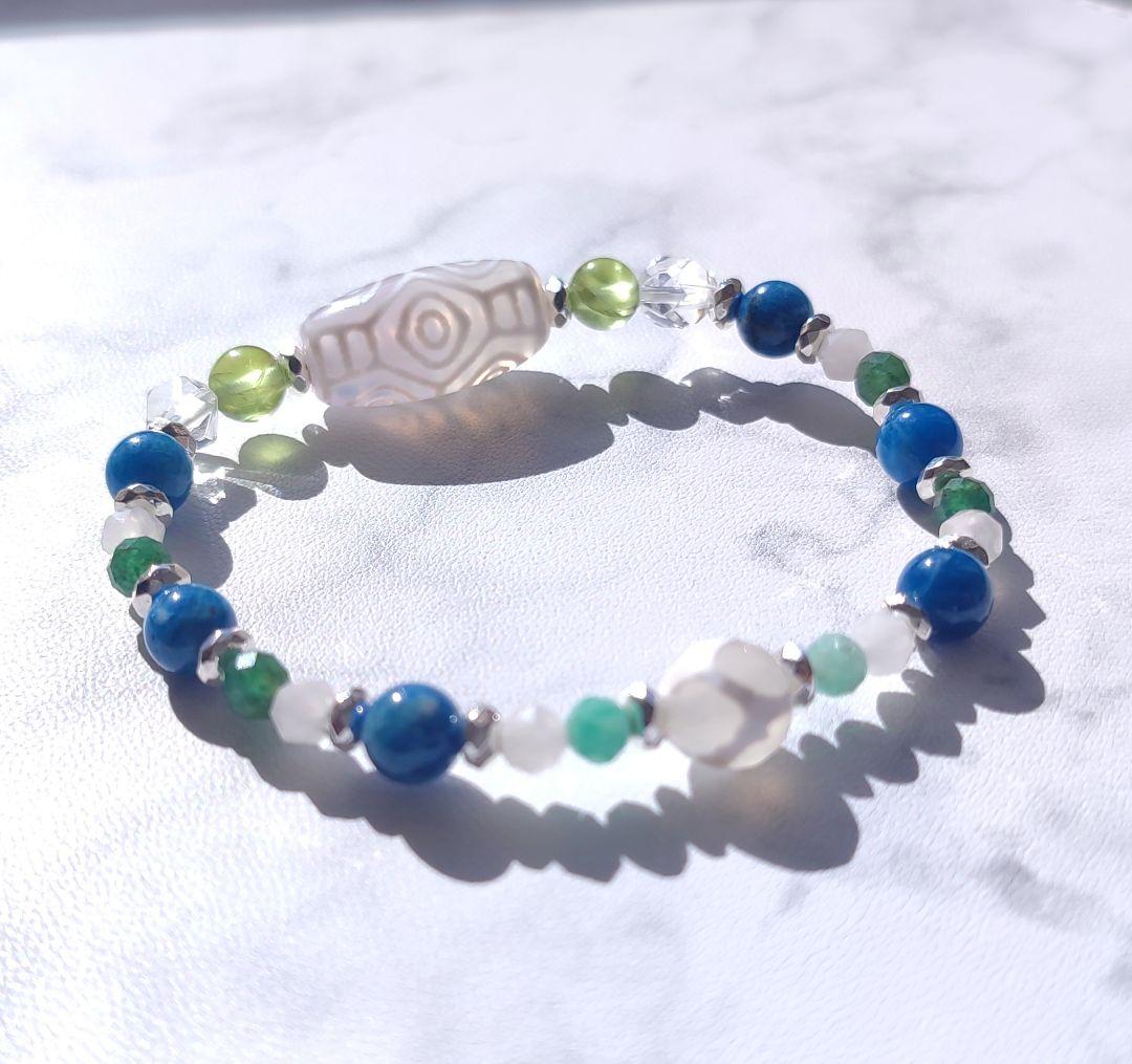 ◇龍眼天珠と亀甲天珠・エメラルド・ペリドット・アフガナイトのパワーストーンブレス