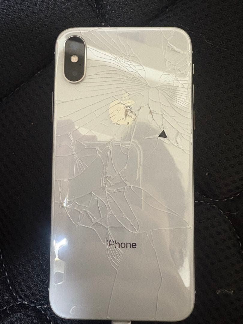 iPhone X シルバー ひび割れあり　SIMフリー