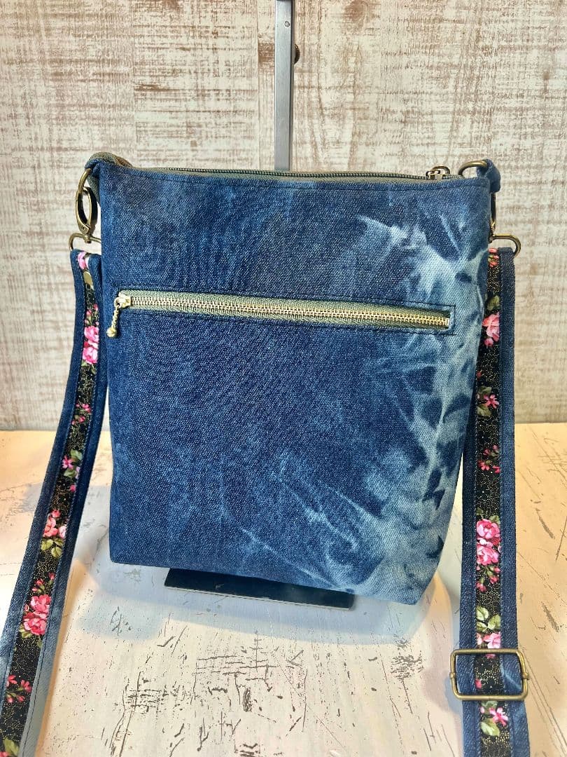 ロラライハリス♡ダークブルーWデニム♡刺繍のショルダーバッグ♡FancyCats