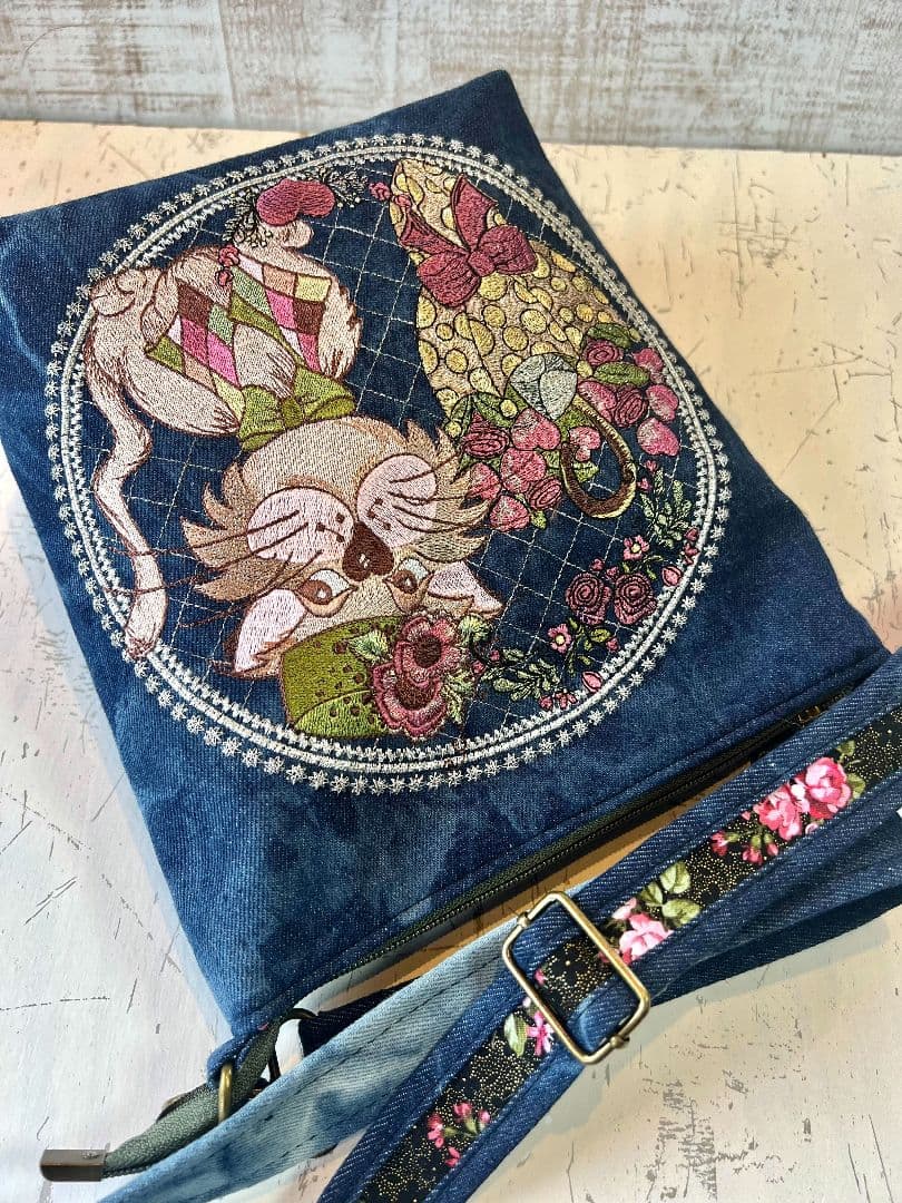 ロラライハリス♡ダークブルーWデニム♡刺繍のショルダーバッグ♡FancyCats