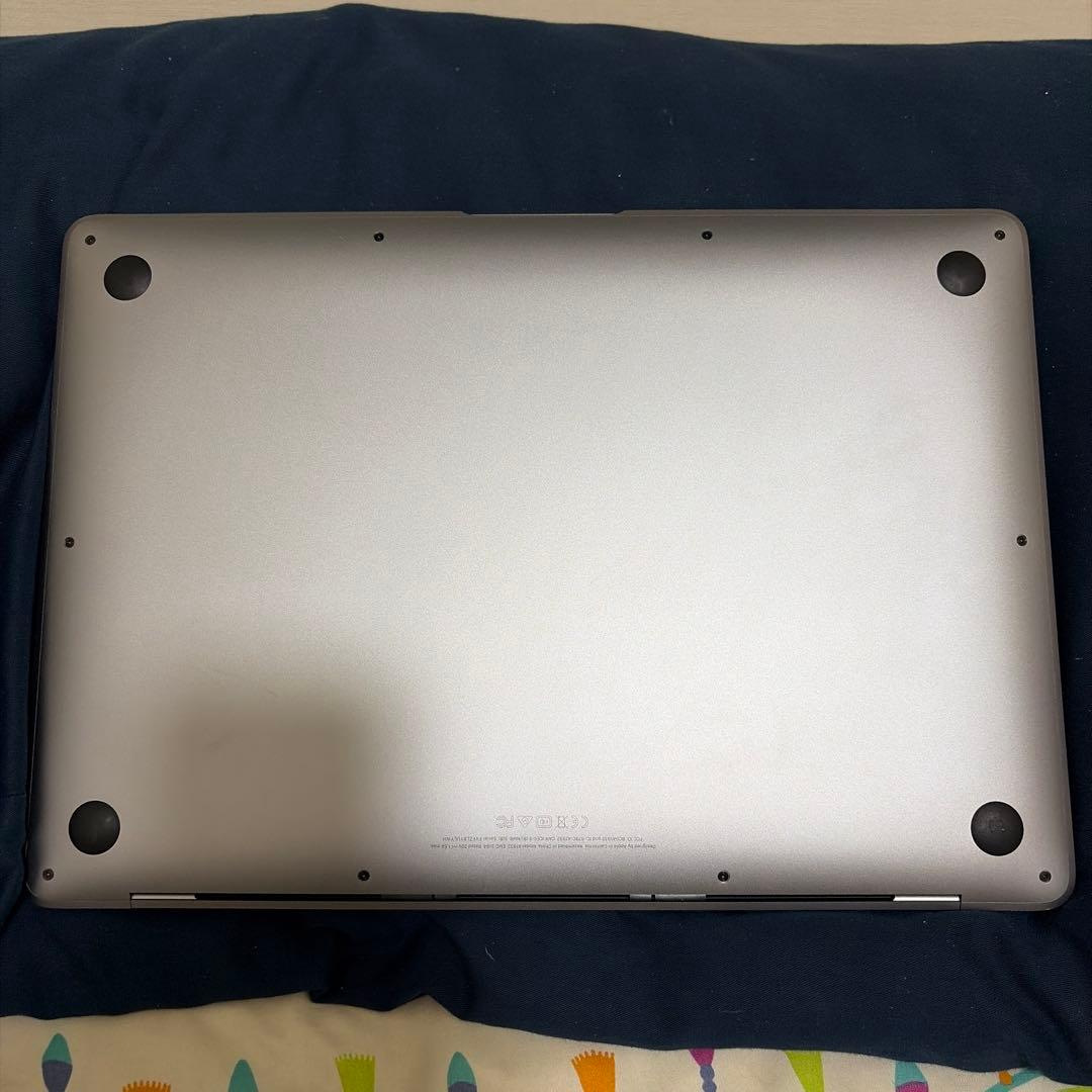 MacBook Air 13in 2019/i5/8GB/USキーボード