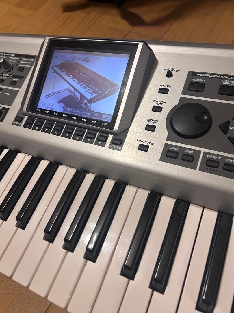 Roland Fantom X7 シンセサイザー