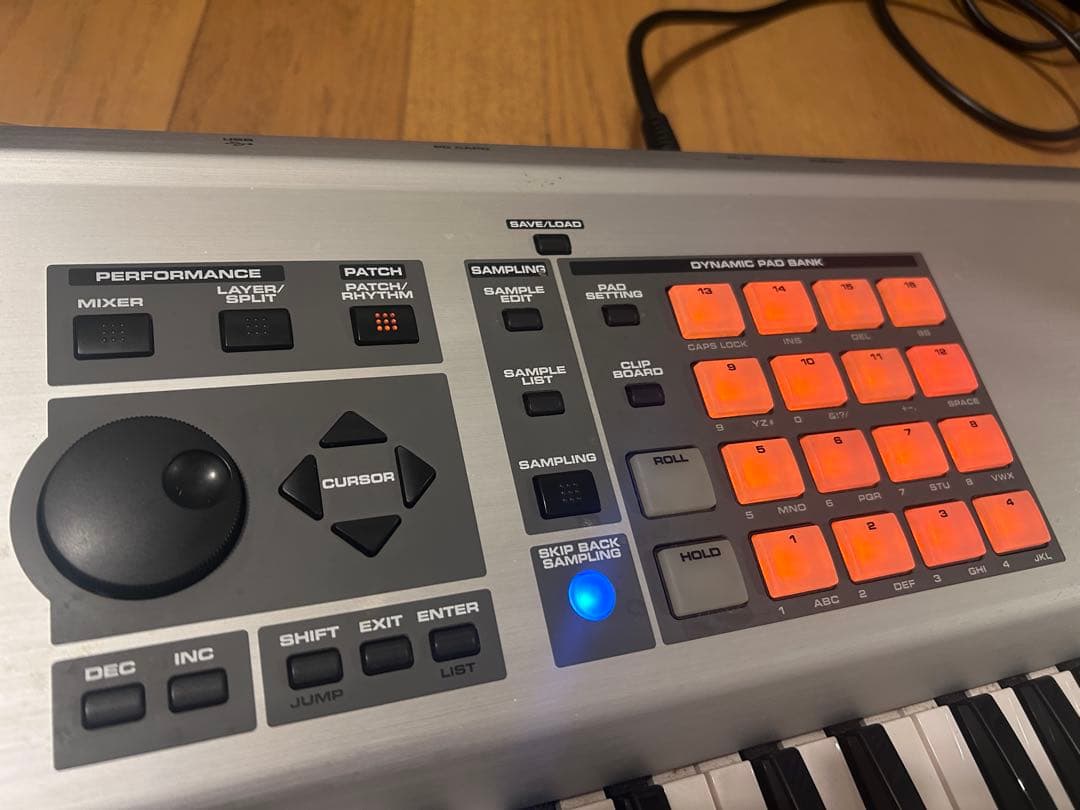Roland Fantom X7 シンセサイザー