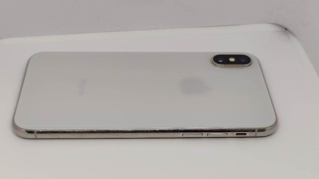 ⭐️ Apple iPhone XS（シルバー）✨