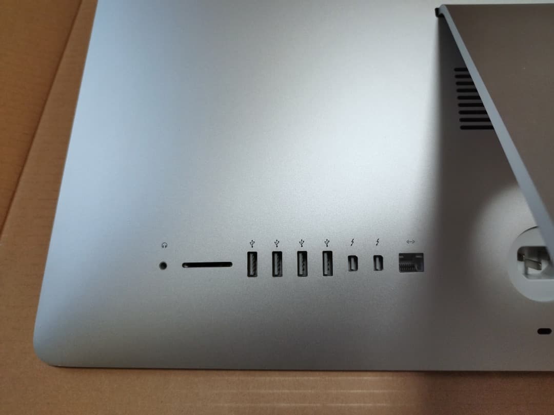 Apple iMac21.5インチ 4K Late2015(訳あり) おまけ付き