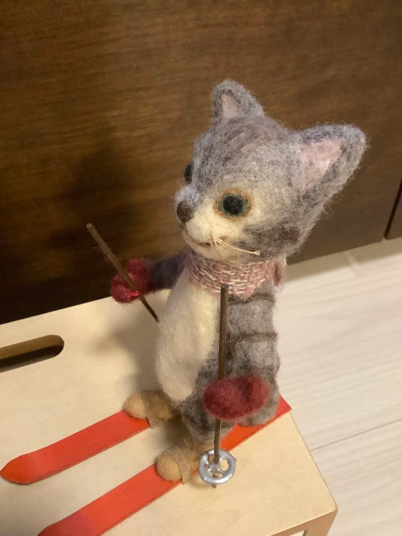 poppet 羊毛フェルト　スキーをする猫