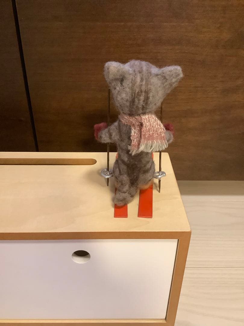 poppet 羊毛フェルト　スキーをする猫
