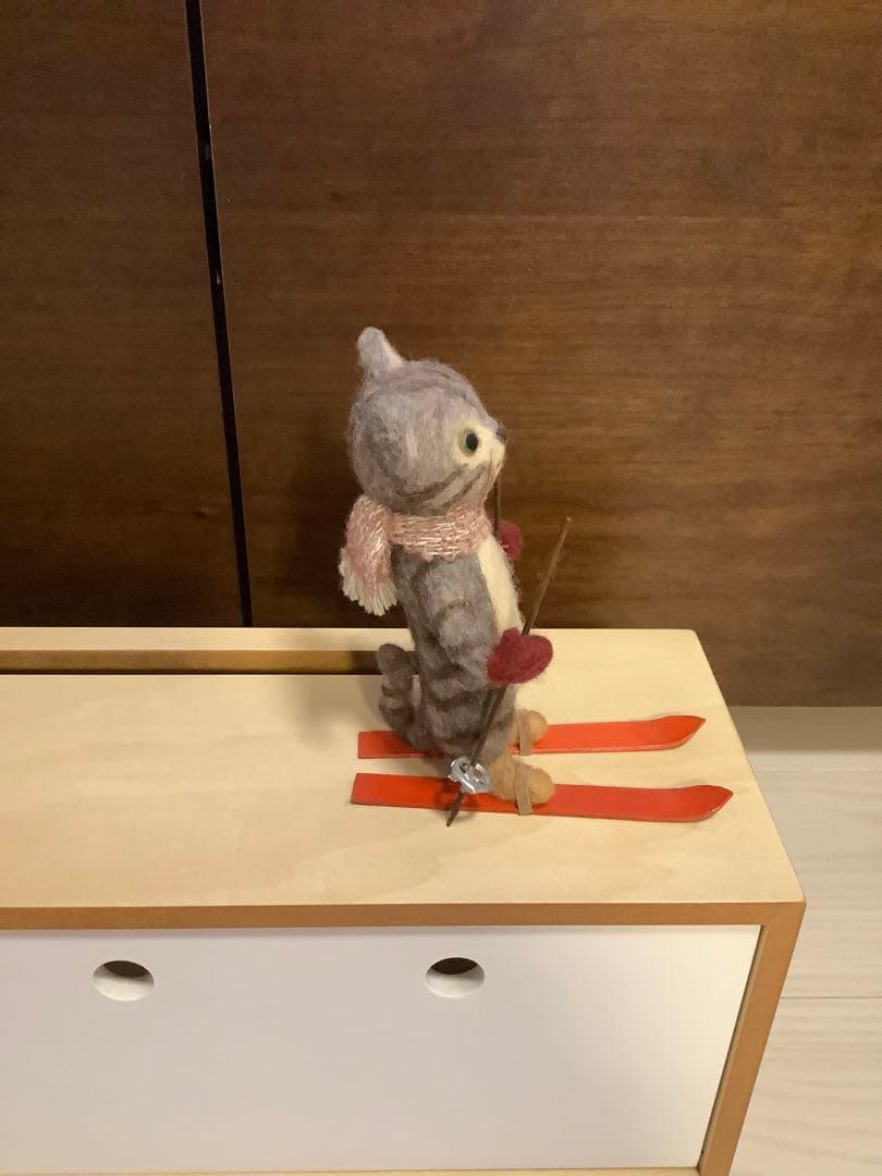 poppet 羊毛フェルト　スキーをする猫