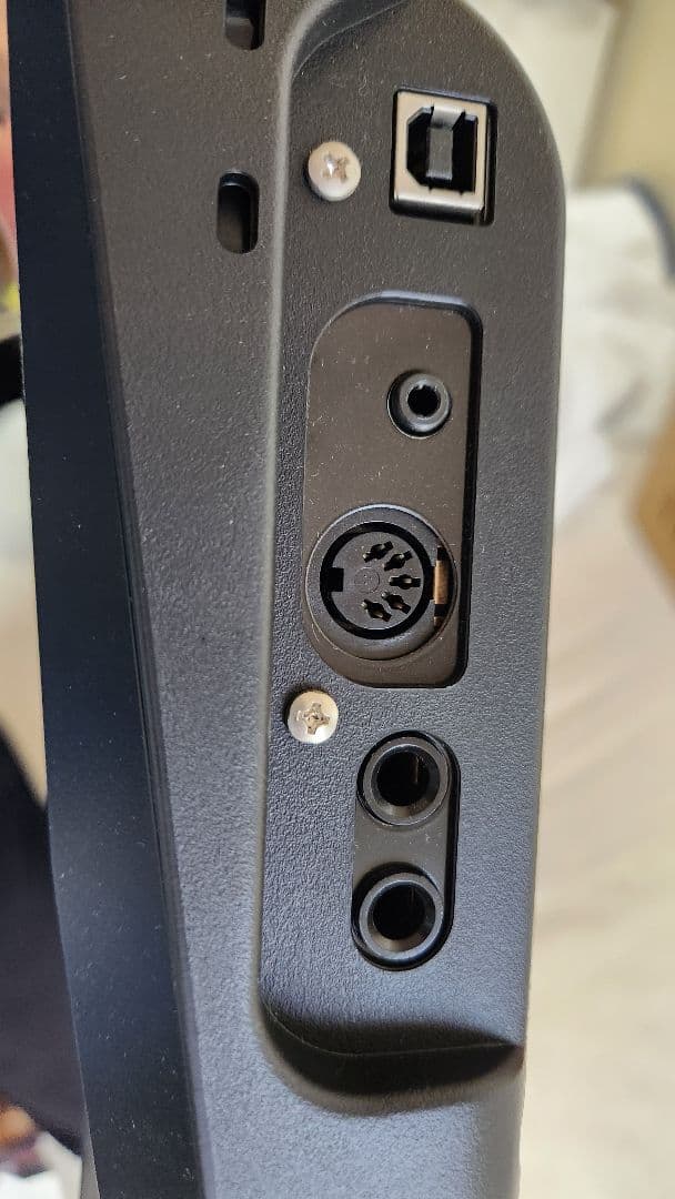 【音源内蔵】TRITON taktile 49 シンセサイザー