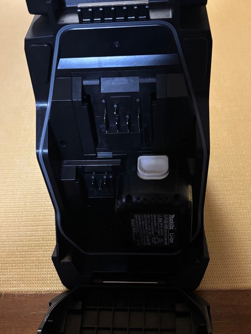 バッテリー付属　マキタMakita MR005G Bluetoothラジオ