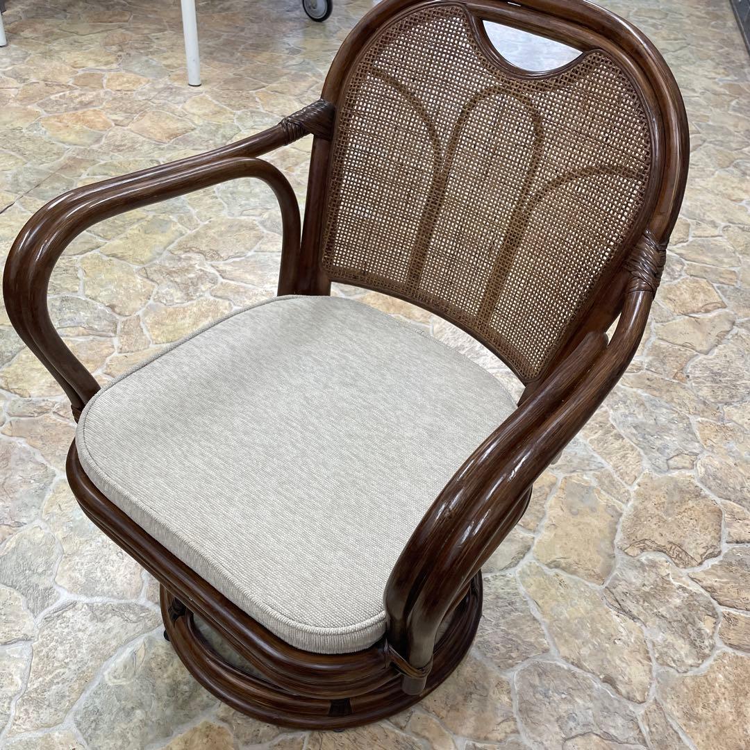 回転椅子　籐　ラタン　360度　アームチェア　ニトリ　リラックスチェア