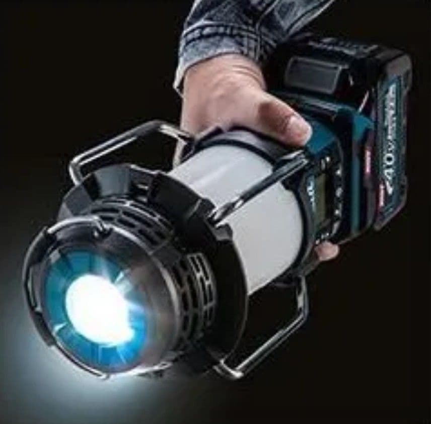 お買い得　Makita MR053 LEDランタン
