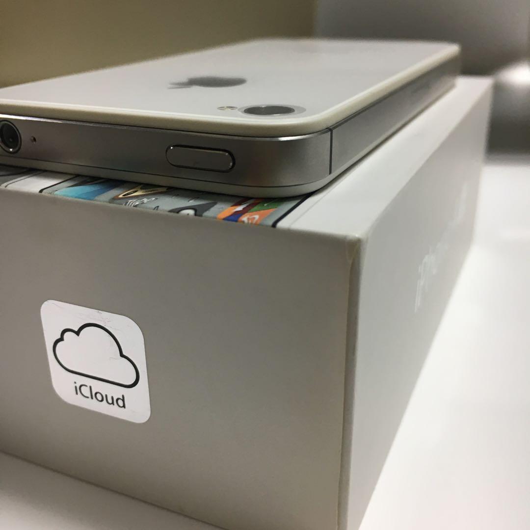 ⭐︎キノ⭐︎iPhone 4S 32GB ホワイト 付属品完備