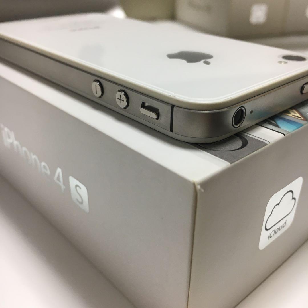 ⭐︎キノ⭐︎iPhone 4S 32GB ホワイト 付属品完備
