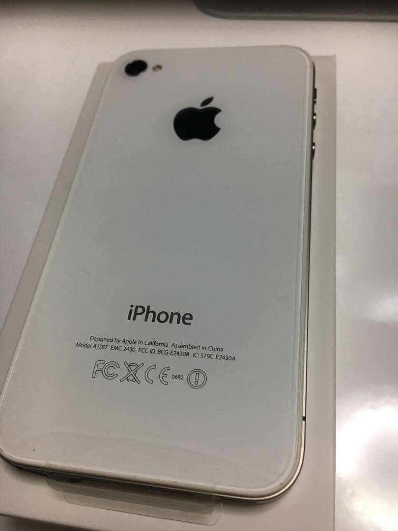 ⭐︎キノ⭐︎iPhone 4S 32GB ホワイト 付属品完備