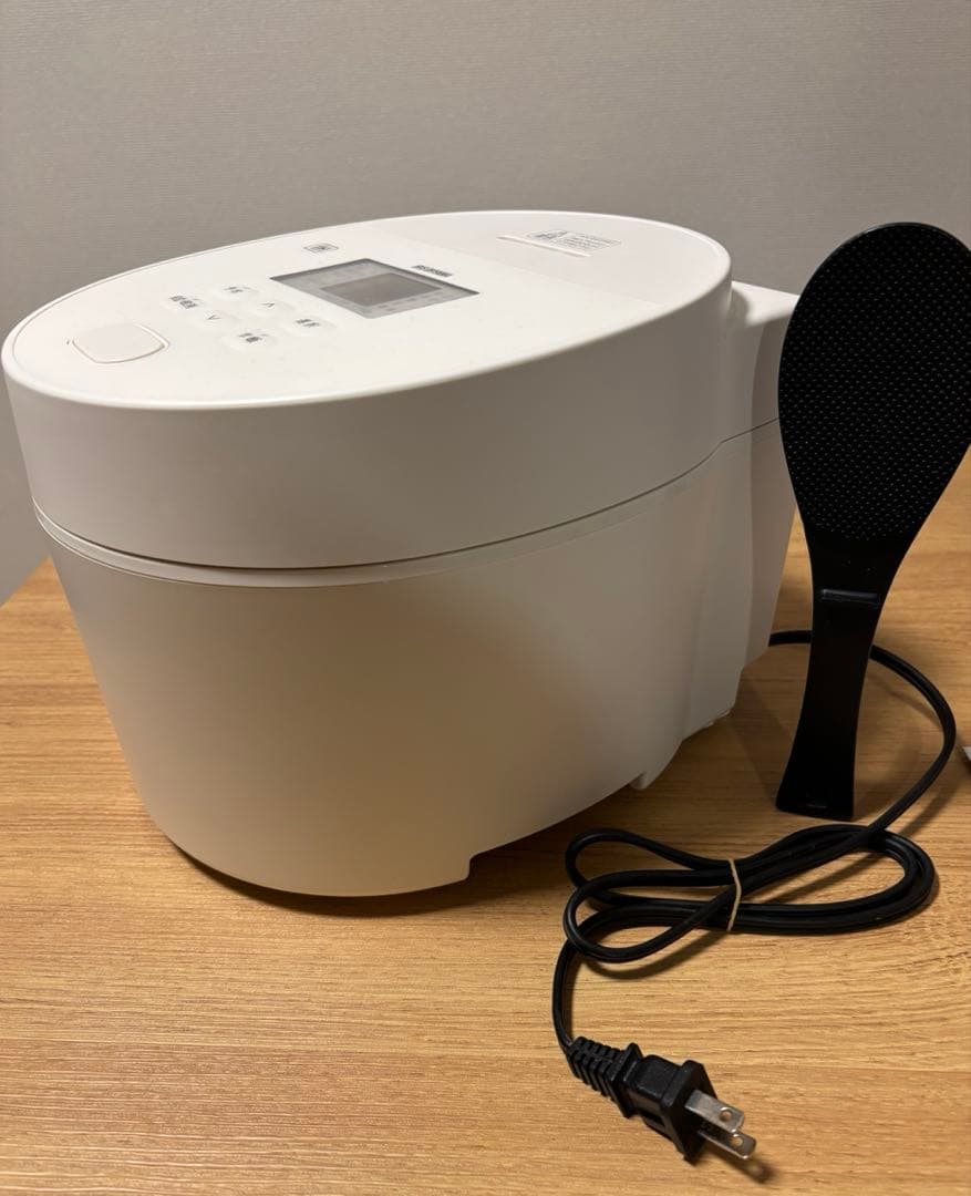 アイスオーヤマ　IH炊飯器3合RC-ISA30-W ホワイト