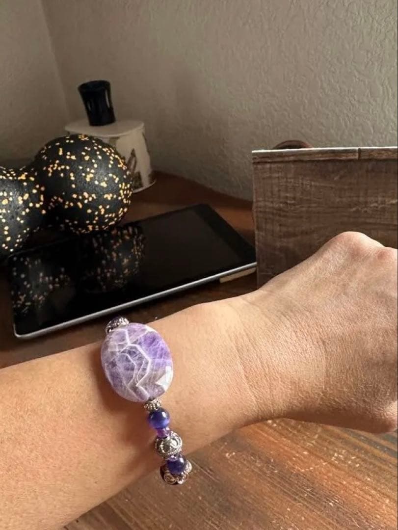 【ハンドメイド】紫アメジスト巨大タンブルとシルバービーズのブレスレット