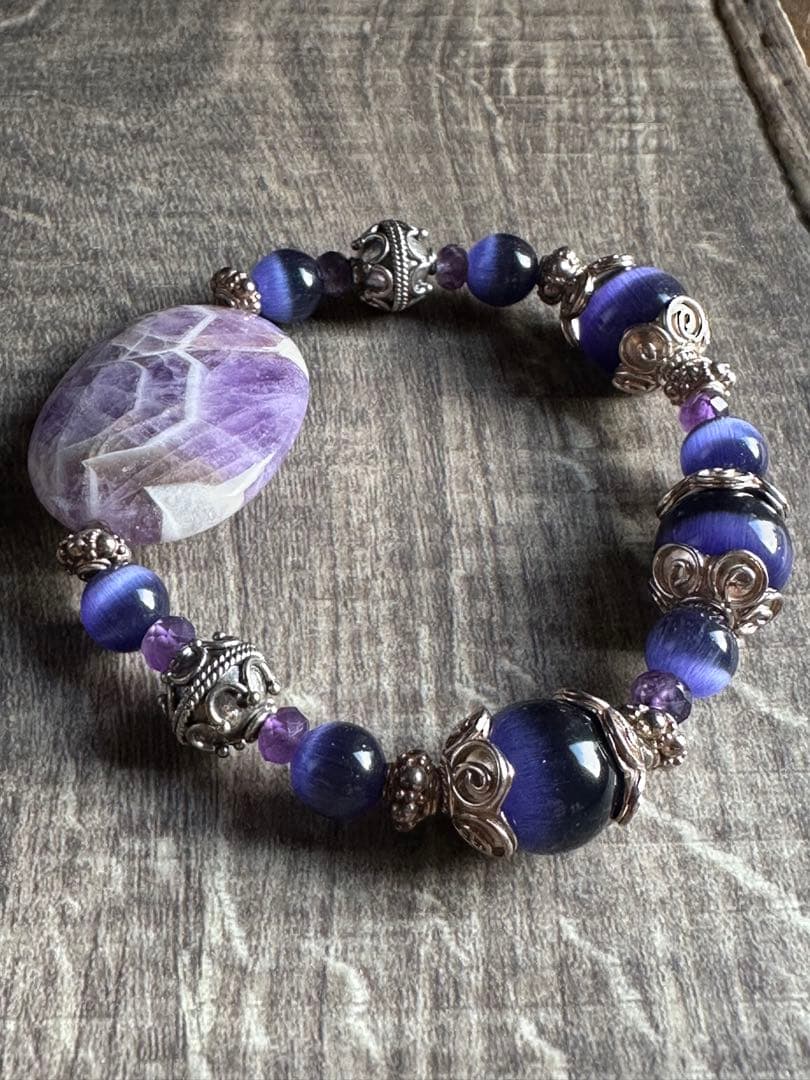 【ハンドメイド】紫アメジスト巨大タンブルとシルバービーズのブレスレット