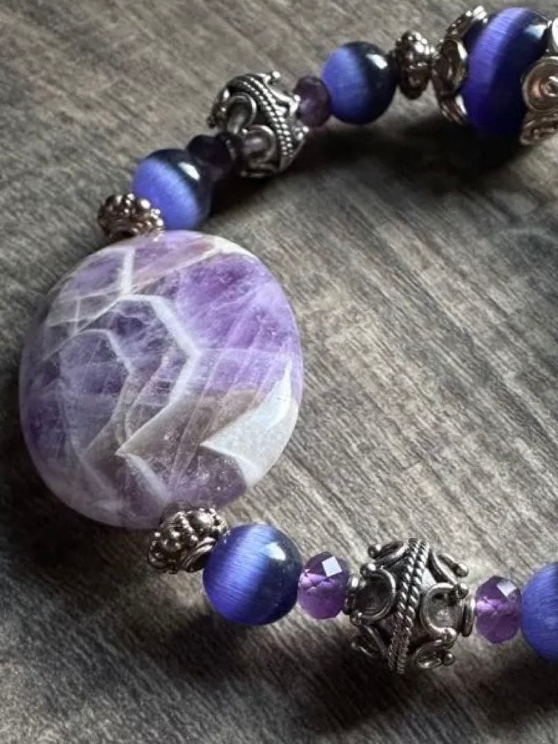 【ハンドメイド】紫アメジスト巨大タンブルとシルバービーズのブレスレット