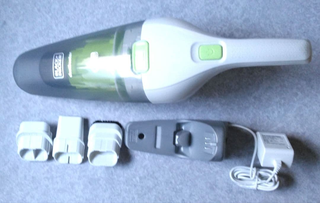 コードレス　ハンディクリーナー　乾／湿両用　掃除機　軽い　コンパクト　便利