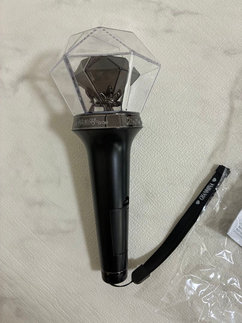 ちゃんみな　AOD4 ペンライト クリスタル型 黒 ストラップ付き