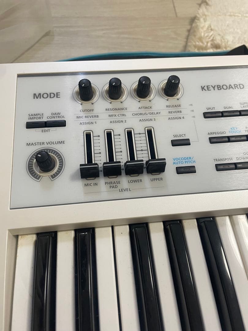 Roland JUNO-DS61 ホワイト シンセサイザー