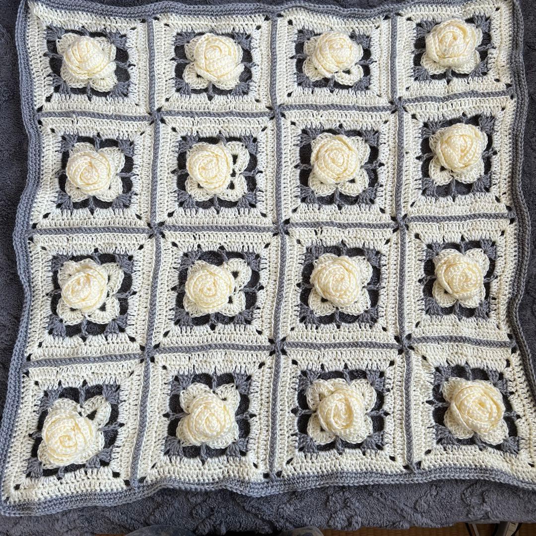 ハンドメイド big花モチーフ ハーフブランケット