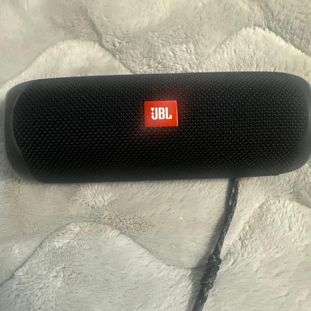 JBL ワイヤレススピーカー ブラック　flip5