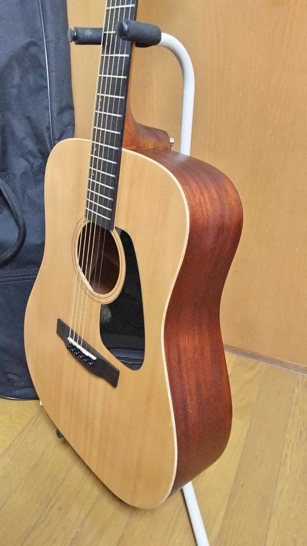 ❤️弦高調整済！「MORRIS モーリス M-011 NAT」＋ショルダーケース