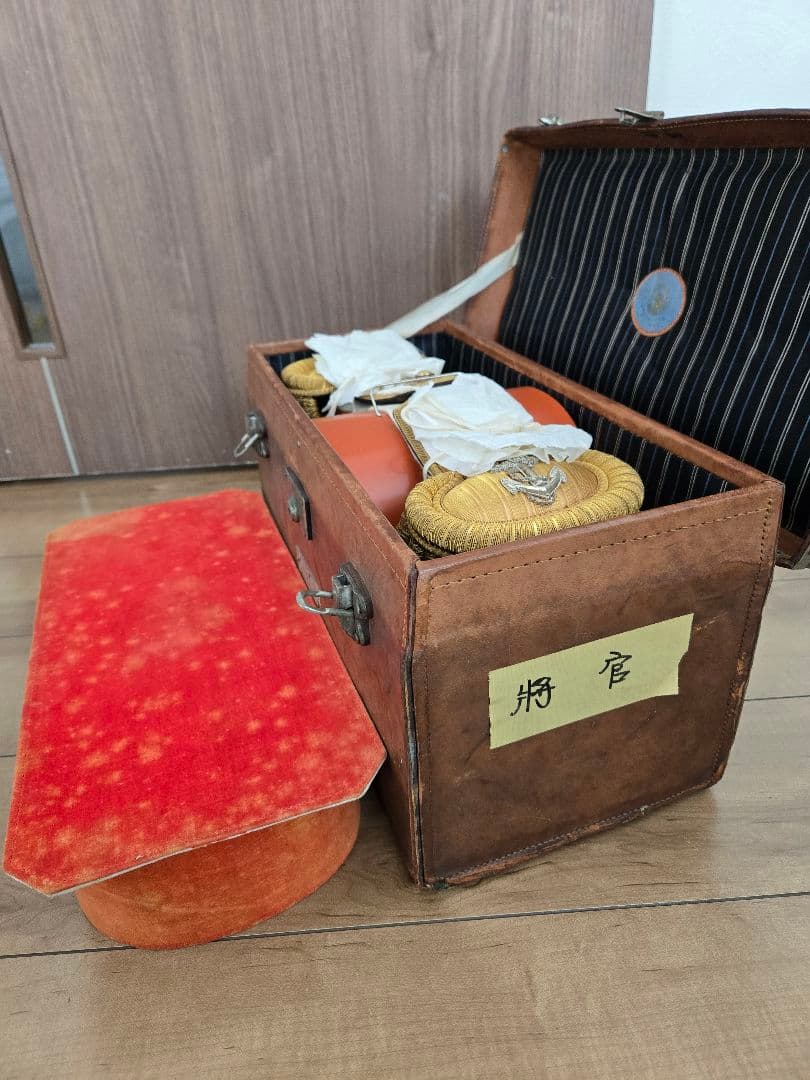 コレクター放出　海軍将官正帽/正肩章　1号ボタン　軍医総監？