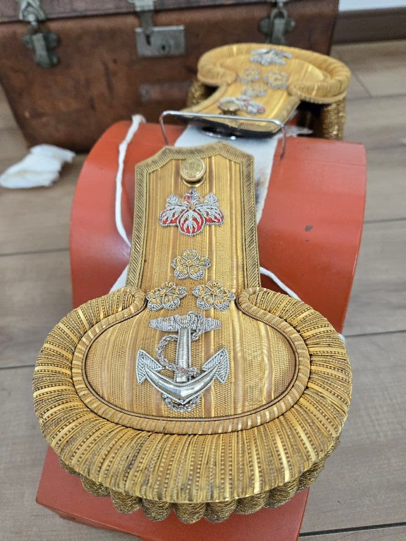 コレクター放出　海軍将官正帽/正肩章　1号ボタン　軍医総監？
