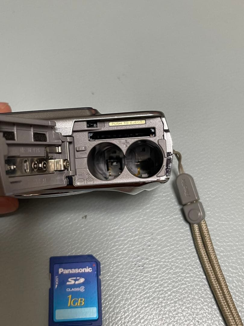Fujifilm FinePix A800 8.3メガピクセル
