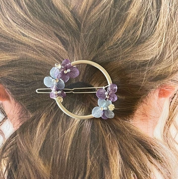 本物紫陽花❤️スワロ使用♪シルバーリングのキラキラヘアピン❤️