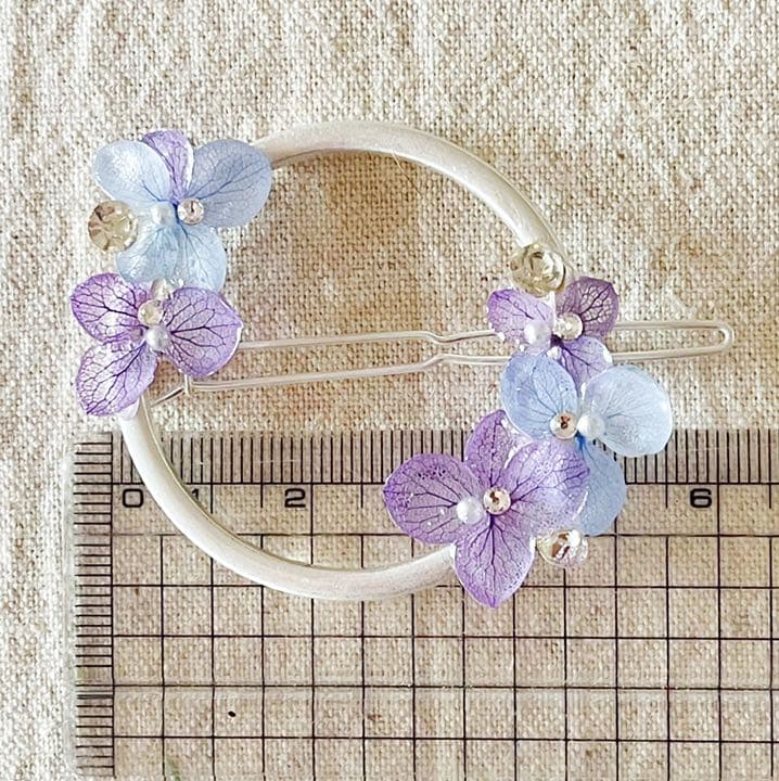 本物紫陽花❤️スワロ使用♪シルバーリングのキラキラヘアピン❤️