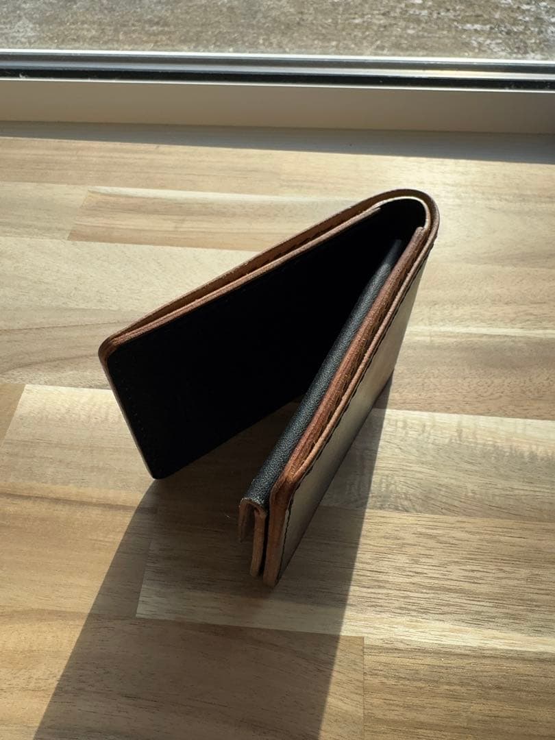 本革 栃木レザー 茶芯 二つ折り財布 ハンドメイド 茶芯のエイジングが魅力