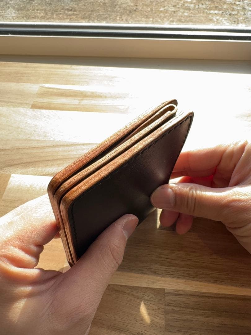 本革 栃木レザー 茶芯 二つ折り財布 ハンドメイド 茶芯のエイジングが魅力