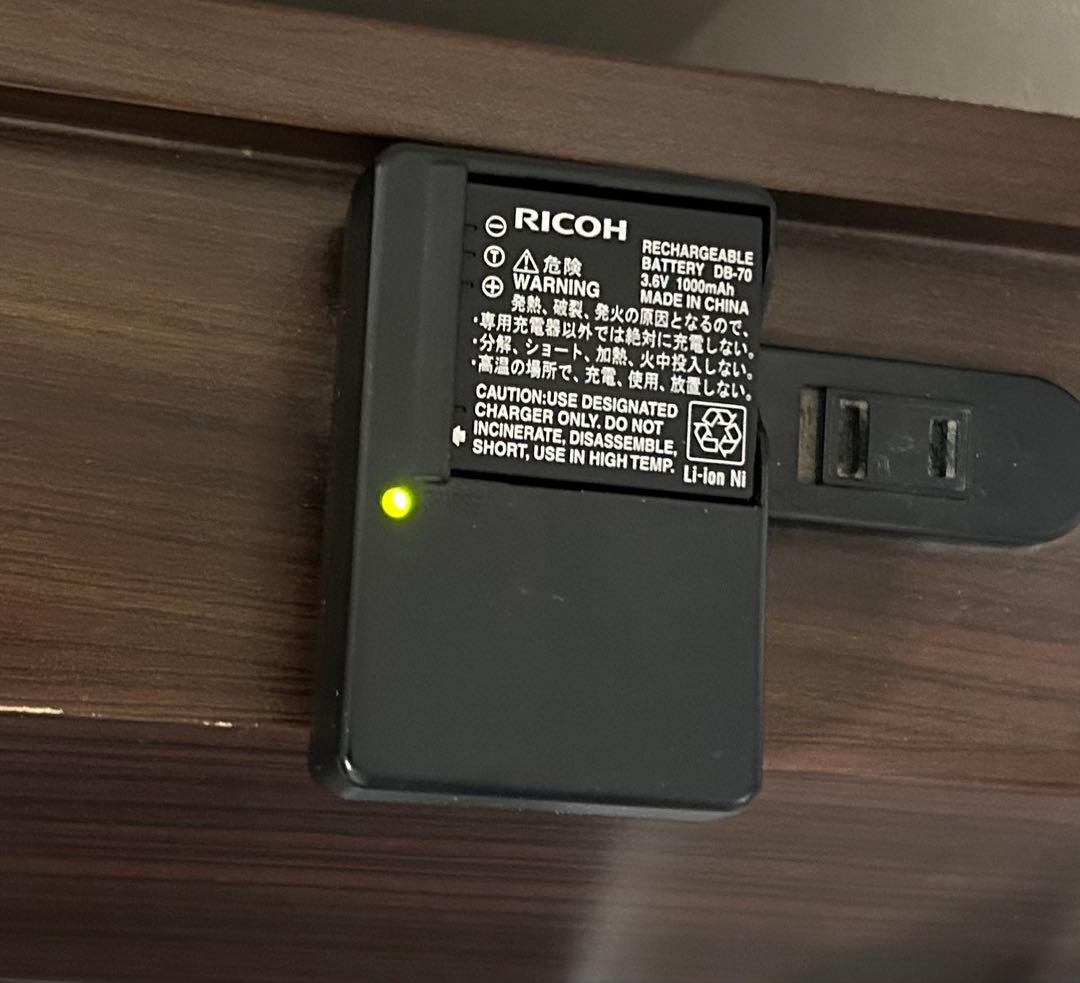 RICOH R8 シルバー コンパクトデジタルカメラ