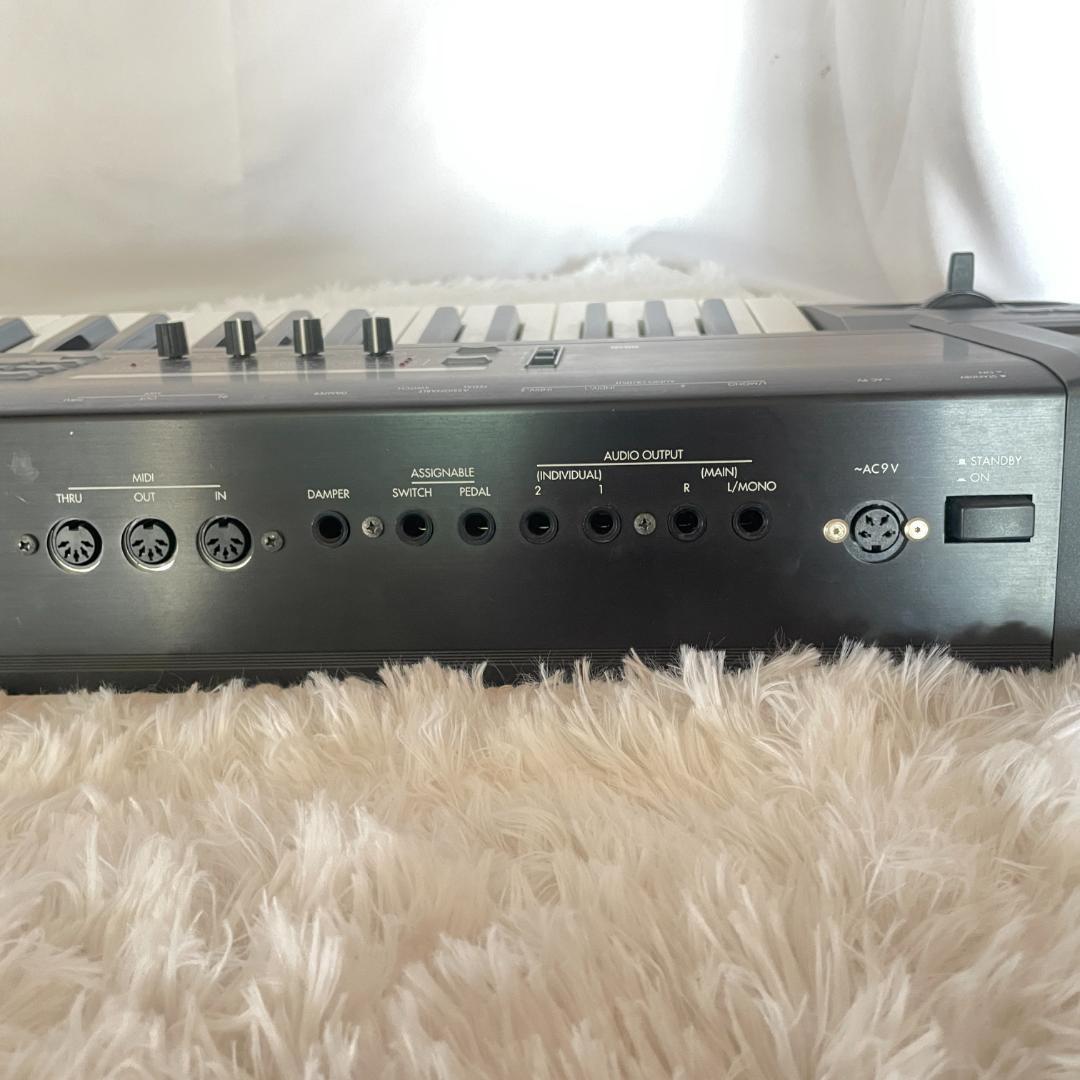 KORG TR76 シンセサイザー