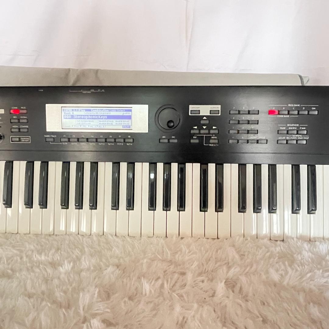 KORG TR76 シンセサイザー